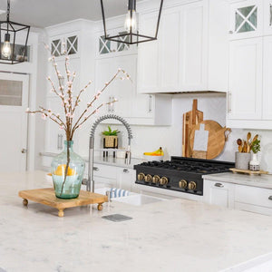 ZLINE - Autograph Edition 36 in. Legacy Gas Rangetop with 6 Burners and Porcelain Cooktop in Black Stainless Steel with Champagne Bronze Accents