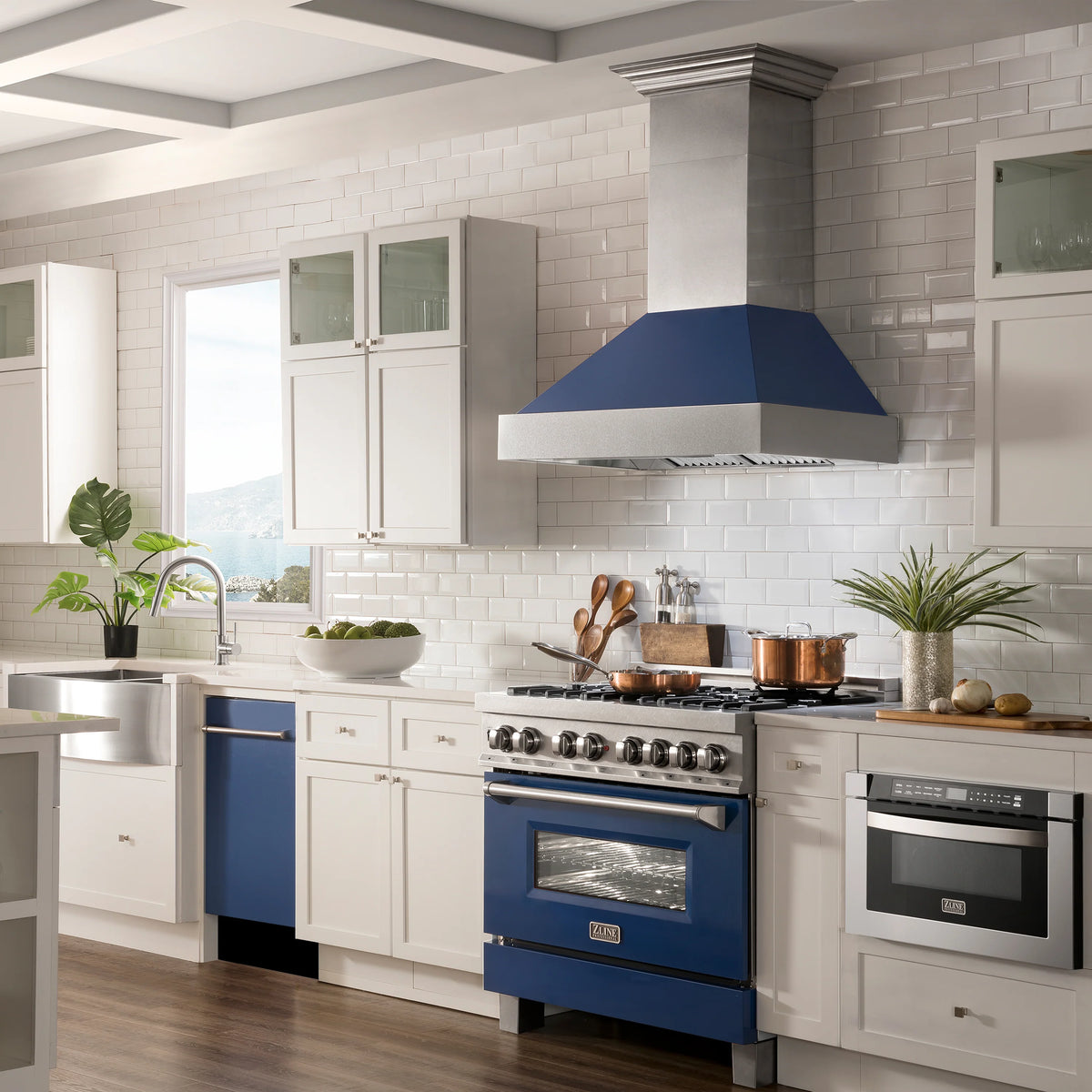 ZLINE 18 in. Compact Blue Matte Top Control Dishwasher with Stainless Steel Tub and Traditional Style Handle, 52dBa