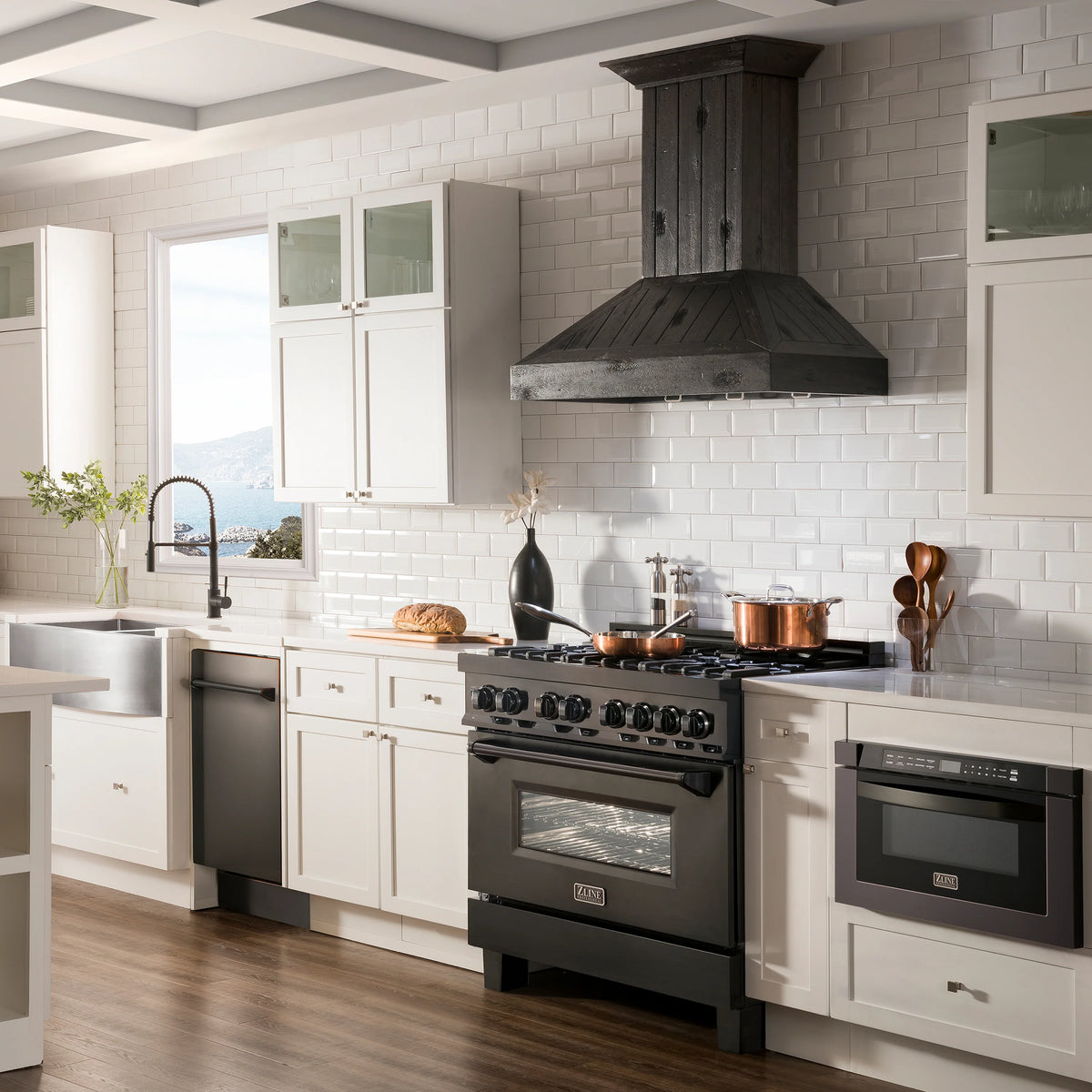 ZLINE 18 in. Compact Oil-Rubbed Bronze Top Control Dishwasher with Stainless Steel Tub and Traditional Style Handle, 52dBa