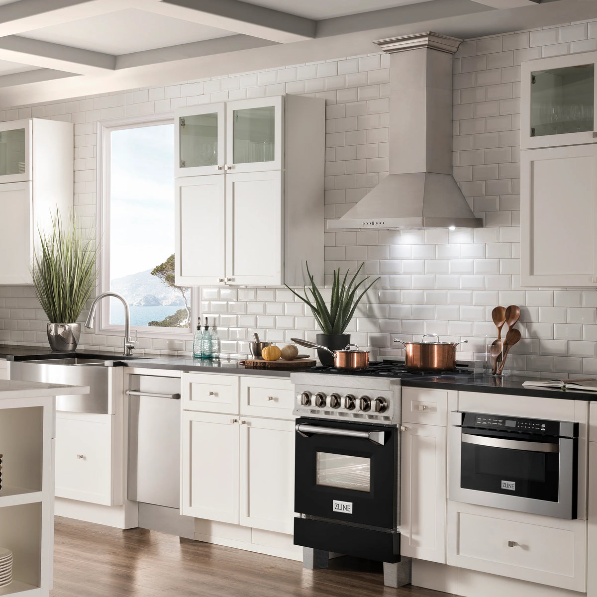 ZLINE - 24&quot; 2.8 cu. ft. Dual Fuel Range with Gas Stove and Electric Oven in Fingerprint Resistant Stainless Steel and Black Matte Door (RAS-BLM-24)