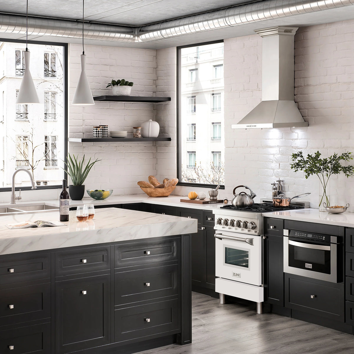 ZLINE - 24&quot; 2.8 cu. ft. Dual Fuel Range with Gas Stove and Electric Oven in Stainless Steel and White Matte Door (RA-WM-24)