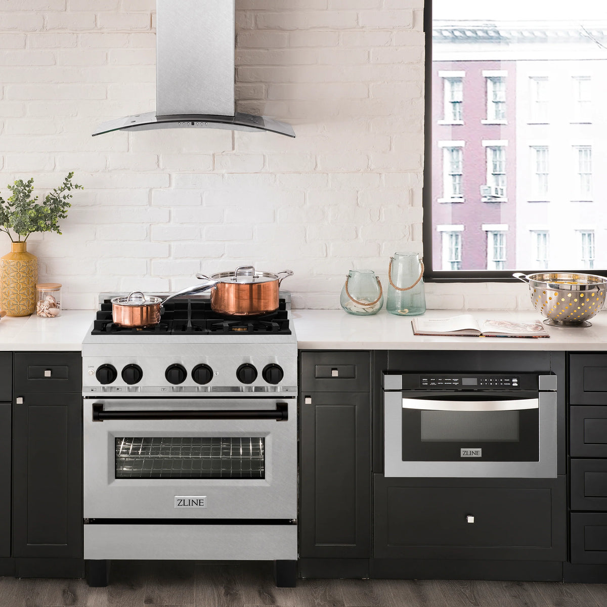 ZLINE - Autograph Edition 30&quot; 4.0 cu. ft. Dual Fuel Range, Gas Stove, Electric Oven in Fingerprint Resistant Stainless Steel with Matte Black Accents