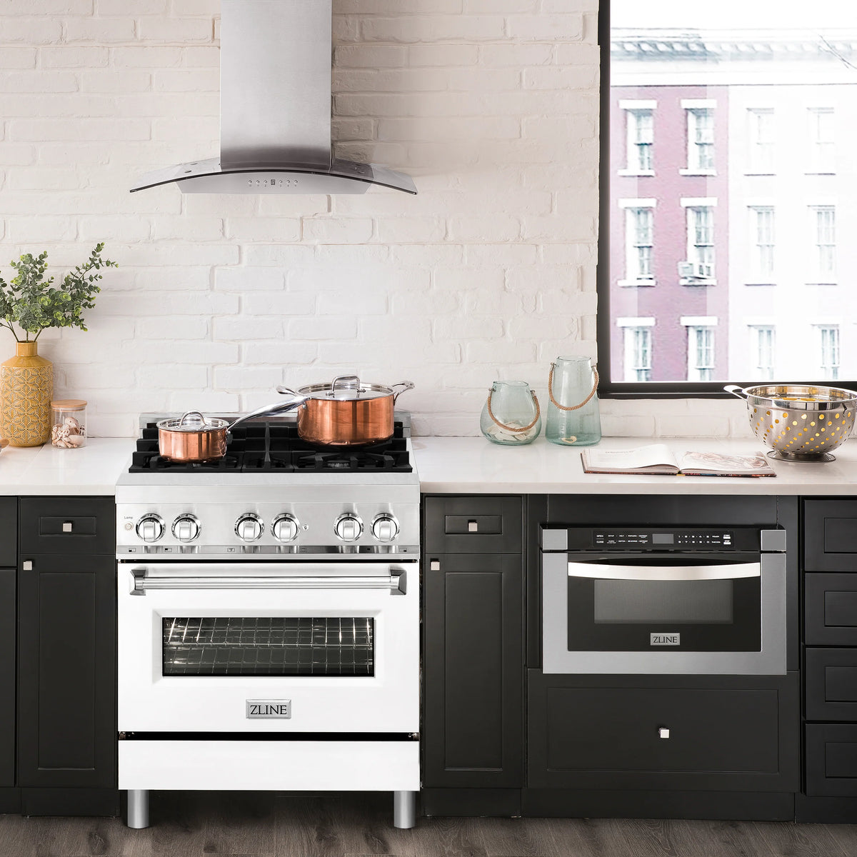 ZLINE - 30&quot; 4.0 cu. ft. Dual Fuel Range with Gas Stove and Electric Oven in Stainless Steel and White Matte Door (RA-WM-30)