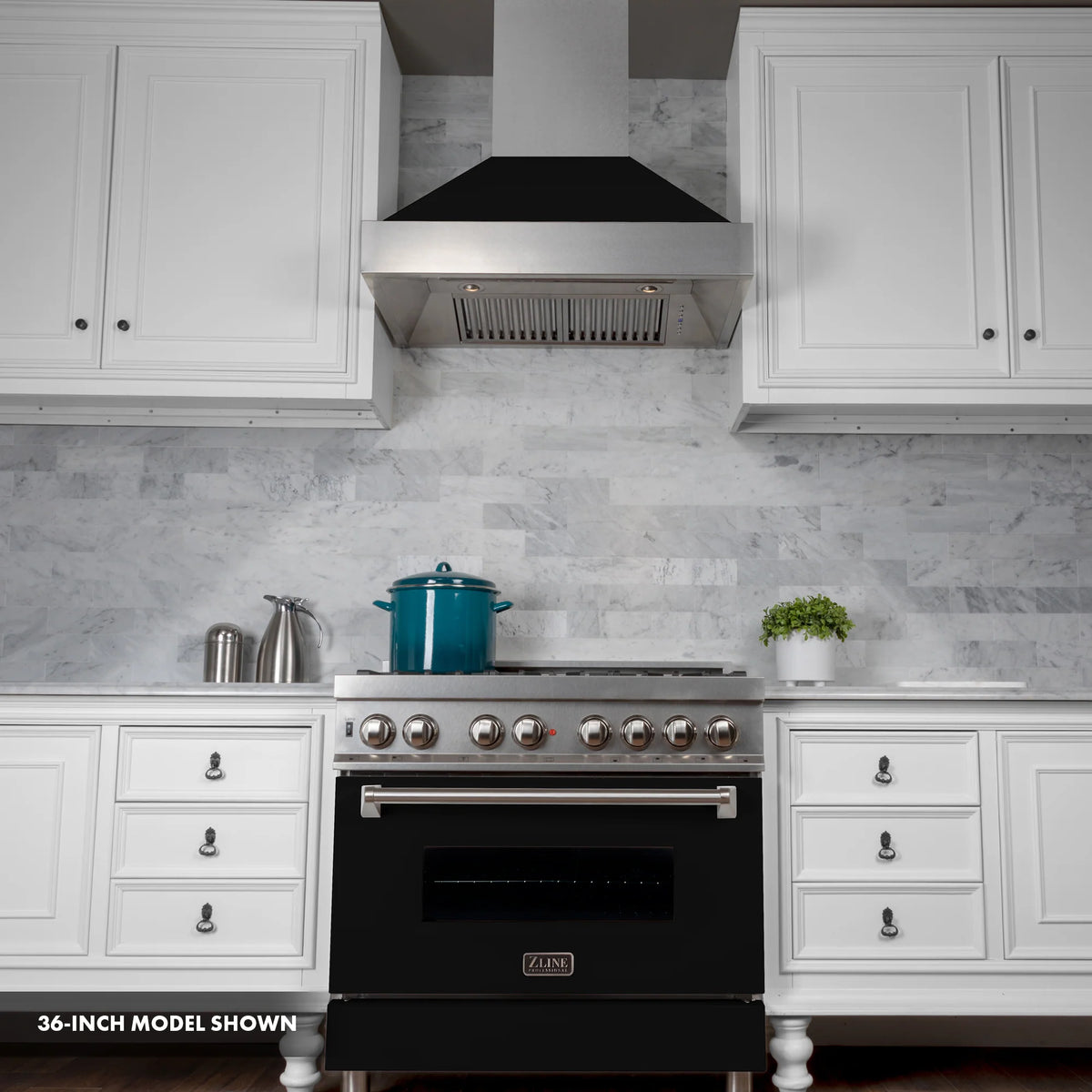 ZLINE - 30&quot; 4.0 cu. ft. Dual Fuel Range with Gas Stove and Electric Oven in Fingerprint Resistant Stainless Steel and Black Matte Door (RAS-BLM-30)