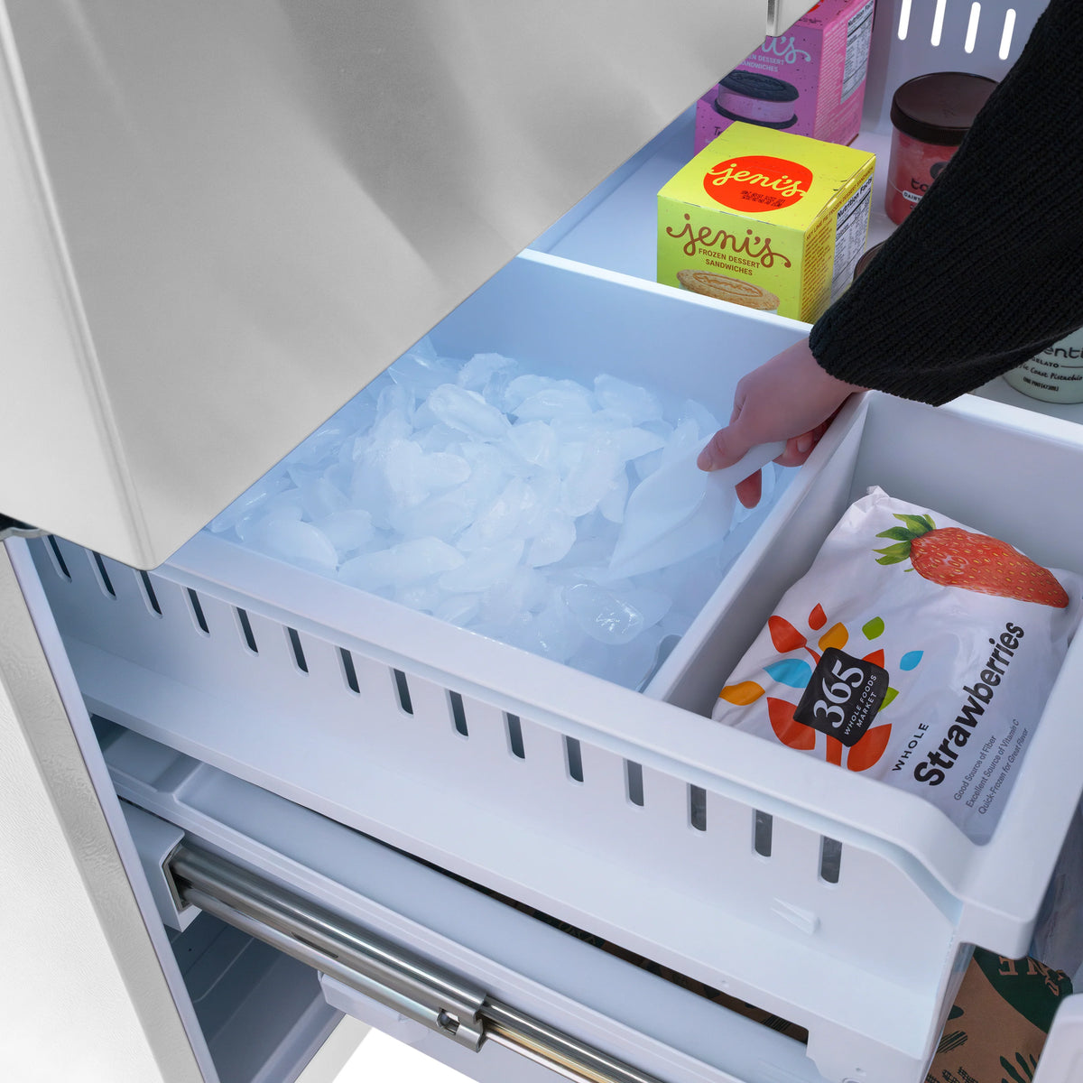 ZLINE - Autograph Edition 36 in. 28.9 cu. ft. Standard-Depth French Door External Water Dispenser Refrigerator with Dual Ice Maker in Fingerprint Resistant Stainless Steel and Matte Black Handles (RSMZ-W-36-MB)