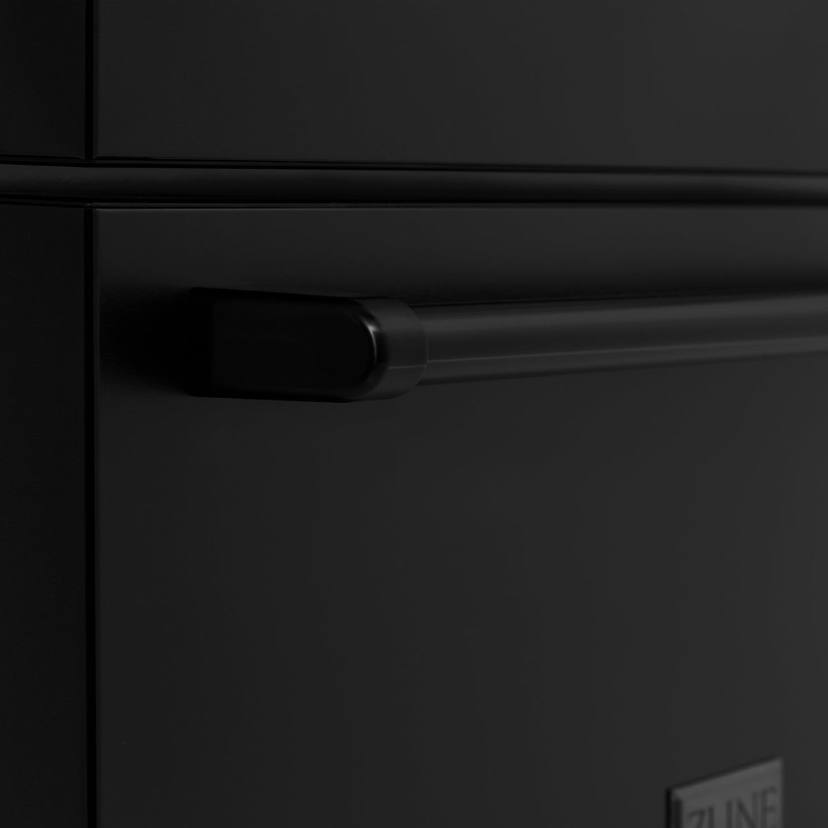 ZLINE - 36&quot; 22.5 cu. ft  French Door Refrigerator with Ice Maker in Fingerprint Resistant Black Stainless Steel