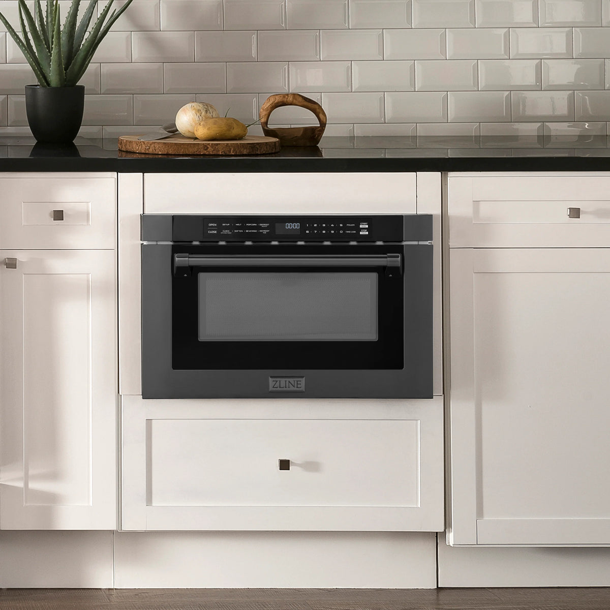 ZLINE 24&quot; 1.2 cu. ft. Built-in Microwave Drawer with a Traditional Handle in Black Stainless Steel