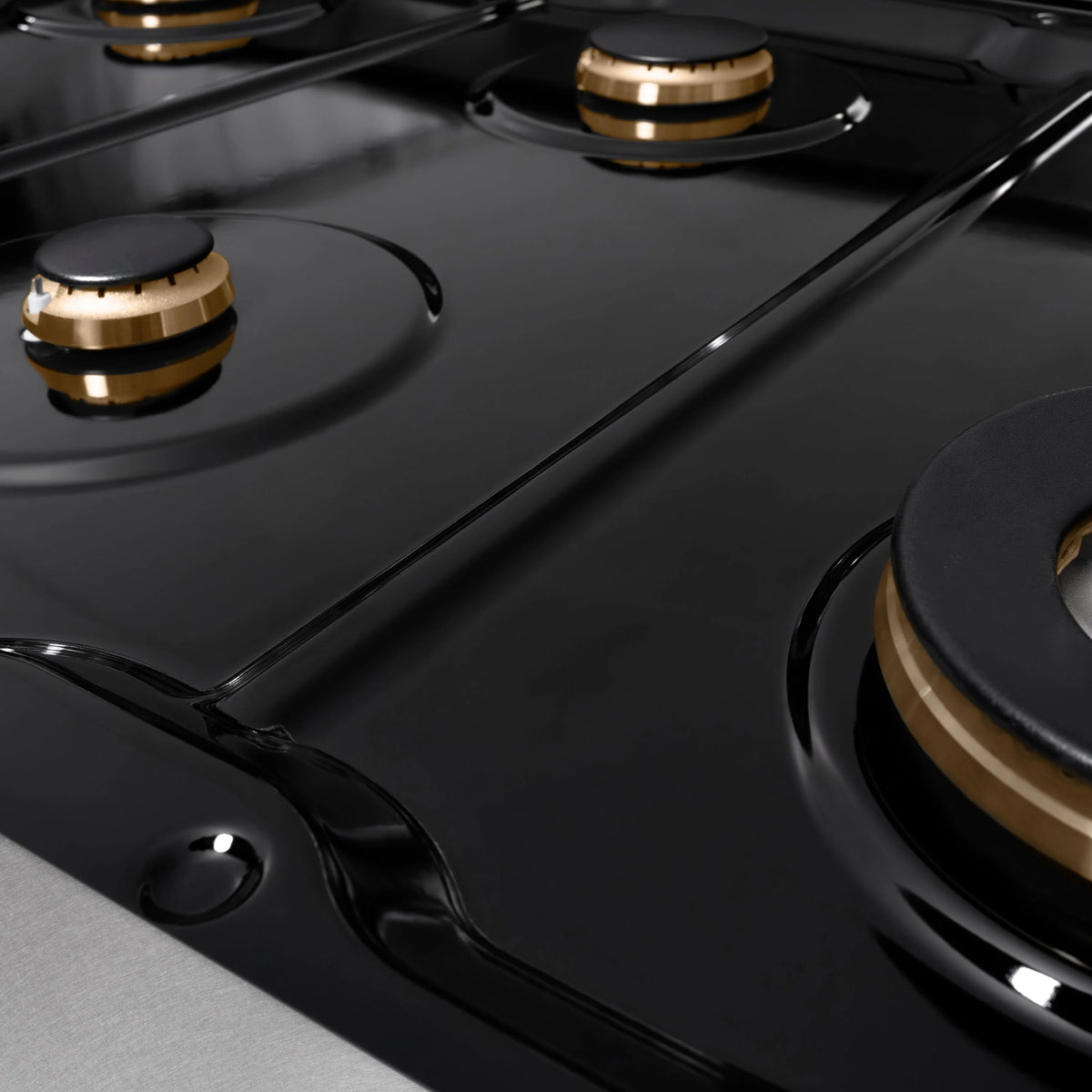 ZLINE - 48 in. Autograph Edition Paramount Gas Rangetop with 8 Burners and Porcelain Cooktop in Satin Stainless Steel with Polished Gold Accents