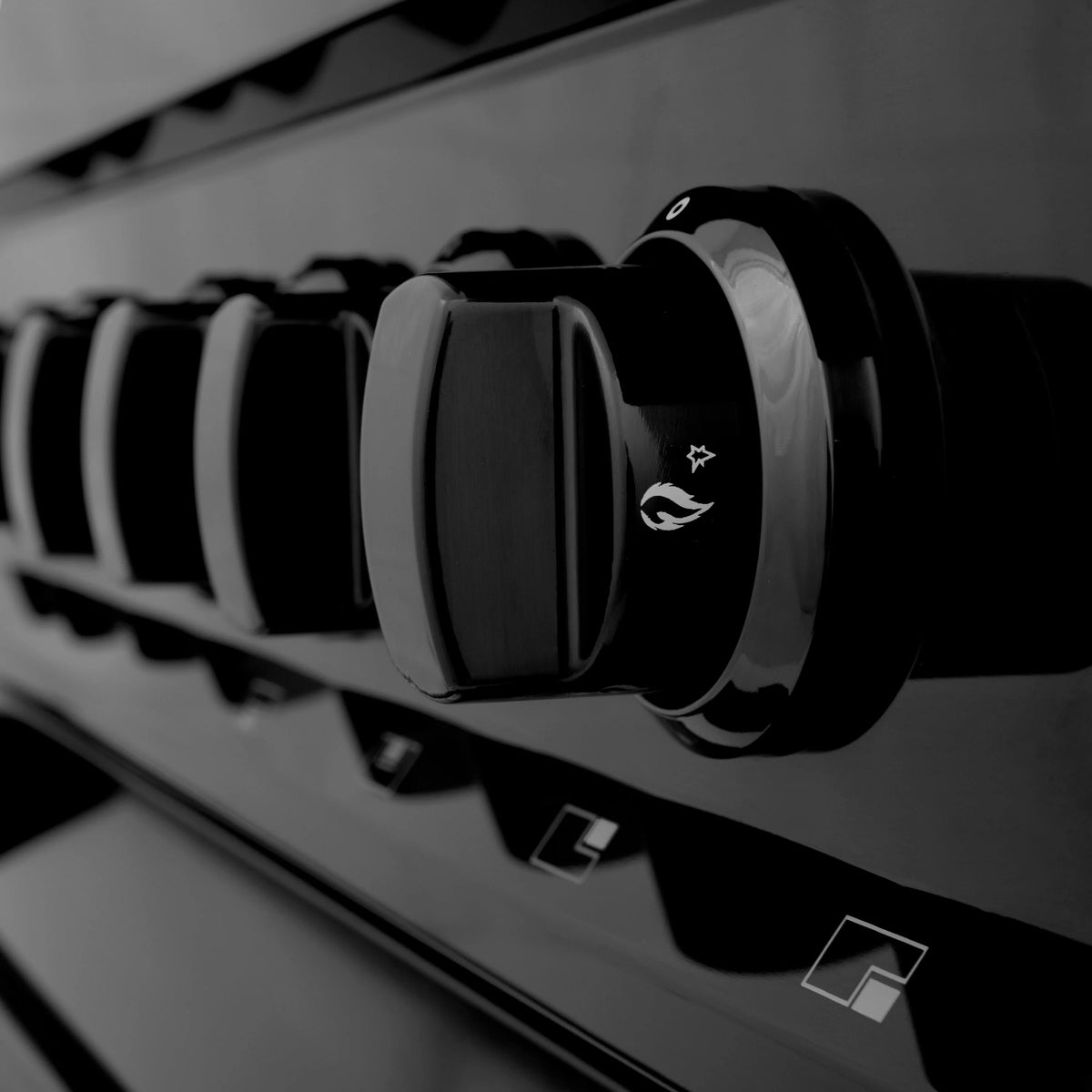 ZLINE - 36&quot; 4.6 cu. ft. Dual Fuel Range with Gas Stove and Electric Oven in Black Stainless Steel with Brass Burners (RAB-BR-36)