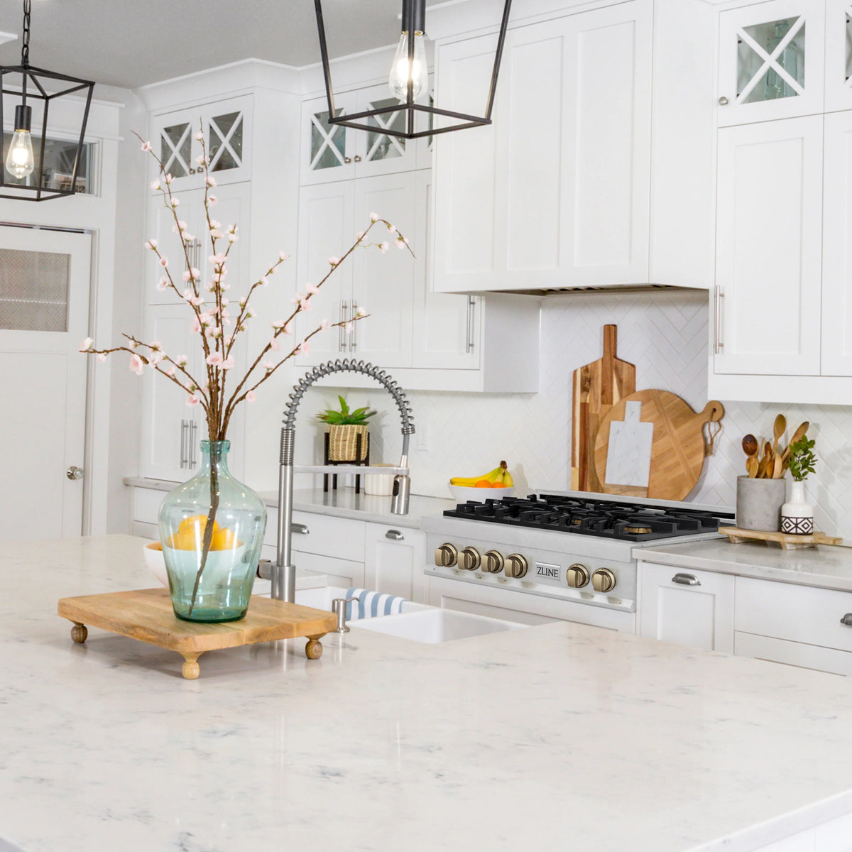 ZLINE - Autograph Edition 30&quot; Porcelain Rangetop with 4 Gas Burners in Fingerprint Resistant Stainless Steel and Champagne Bronze Accents (RTSZ-30-CB)