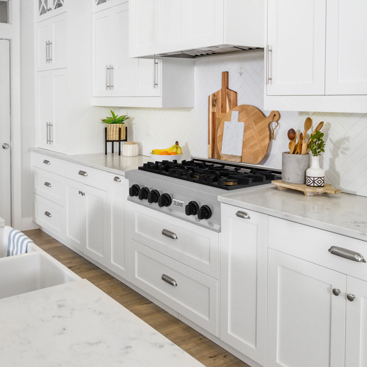 ZLINE - Autograph Edition 36&quot; Porcelain Rangetop with 6 Gas Burners in Fingerprint Resistant Stainless Steel and Matte Black Accents (RTSZ-36-MB)