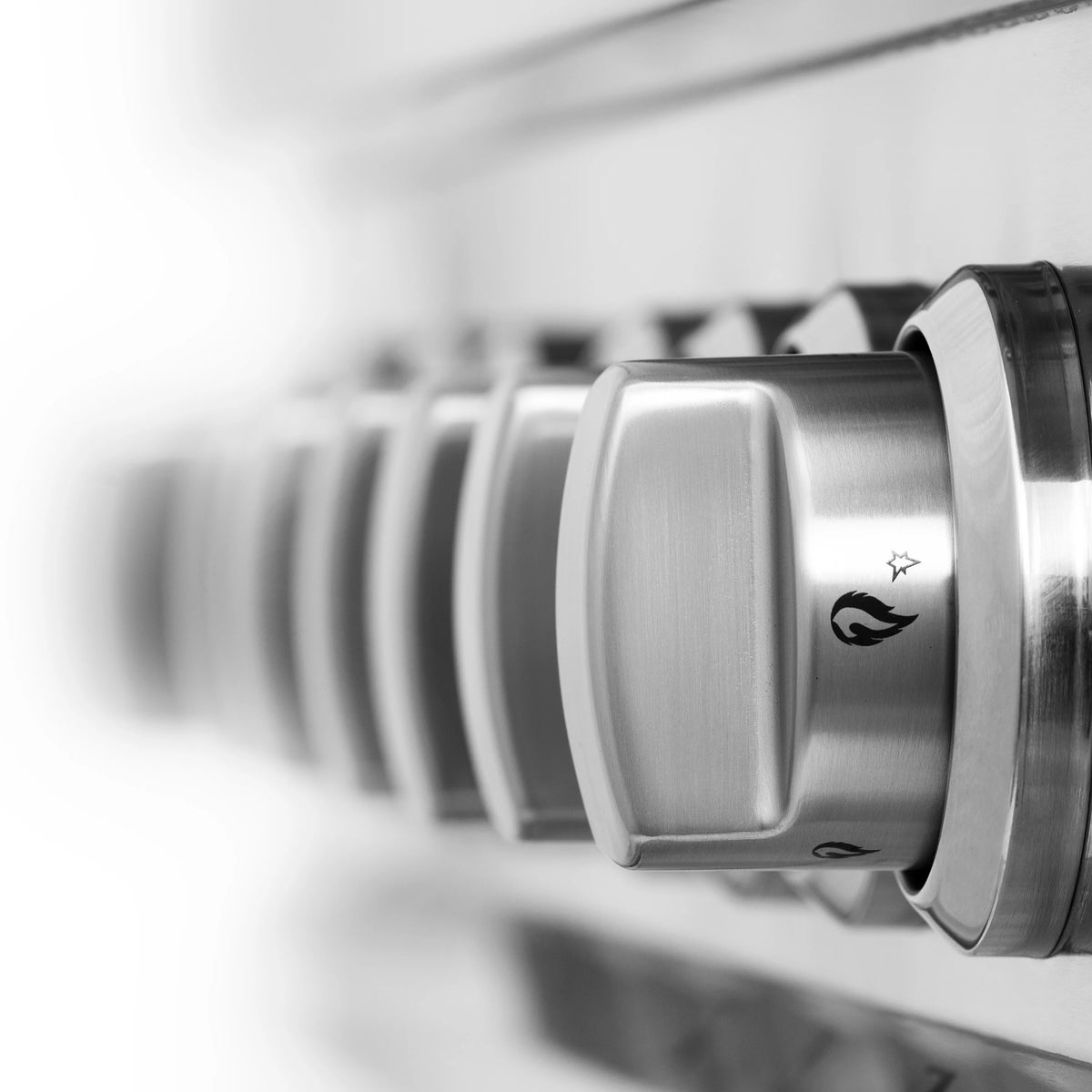 ZLINE - 36&quot; 4.6 cu. ft. Dual Fuel Range with Gas Stove and Electric Oven in Stainless Steel (RA36)