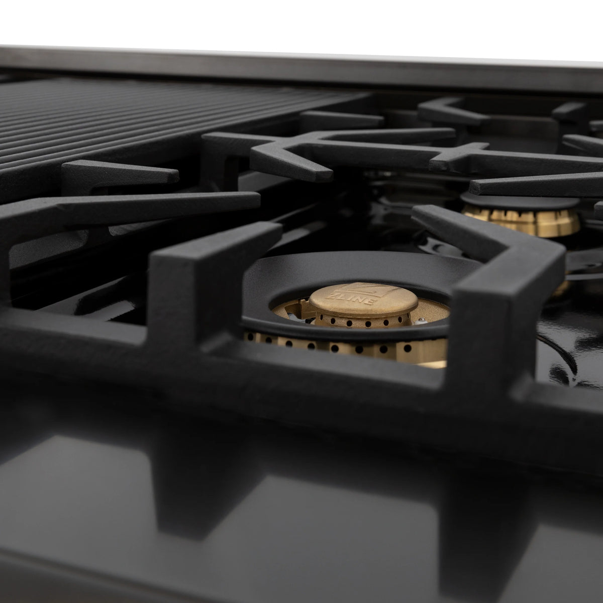 ZLINE - Autograph Edition 48&quot; Porcelain Rangetop with 7 Gas Burners in Black Stainless Steel and Champagne Bronze Accents (RTBZ-48-CB)