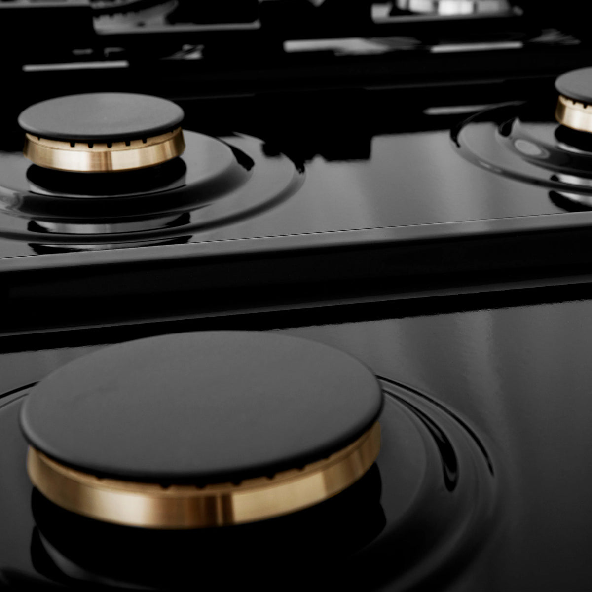 ZLINE - Autograph Edition 36&quot; Porcelain Rangetop with 6 Gas Burners in Stainless Steel and Matte Black Accents (RTZ-36-MB)