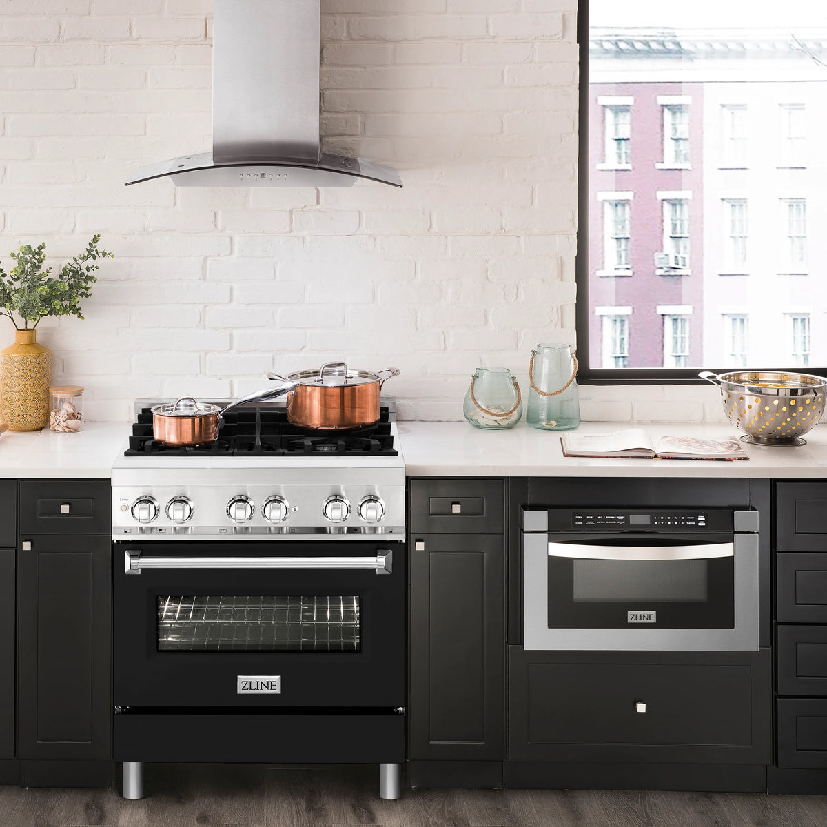 ZLINE - 30&quot; 4.0 cu. ft. Dual Fuel Range with Gas Stove and Electric Oven in Stainless Steel and Black Matte Door (RA-BLM-30)