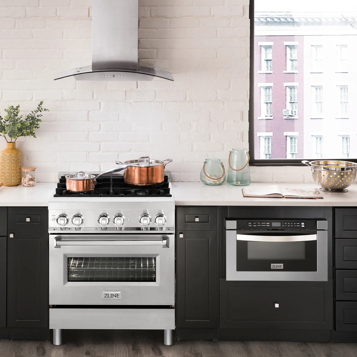 ZLINE - 30&quot; 4.0 cu. ft. Dual Fuel Range with Gas Stove and Electric Oven in Stainless Steel (RA30)