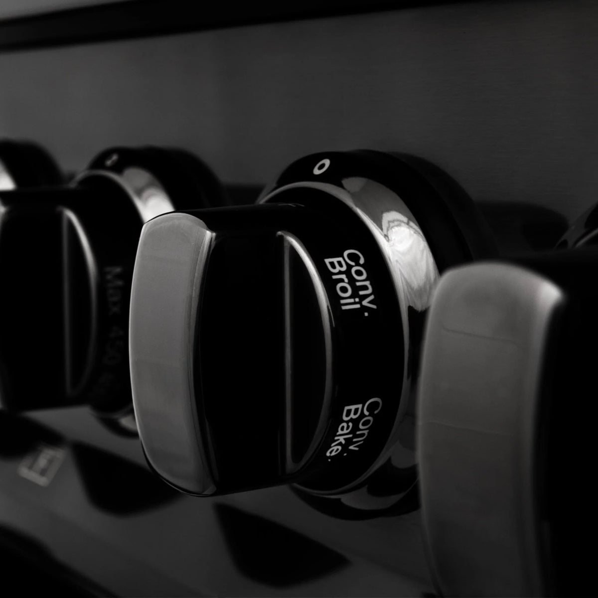 ZLINE - 24&quot; 2.8 cu. ft. Dual Fuel Range with Gas Stove and Electric Oven in Black Stainless Steel (RAB-24)