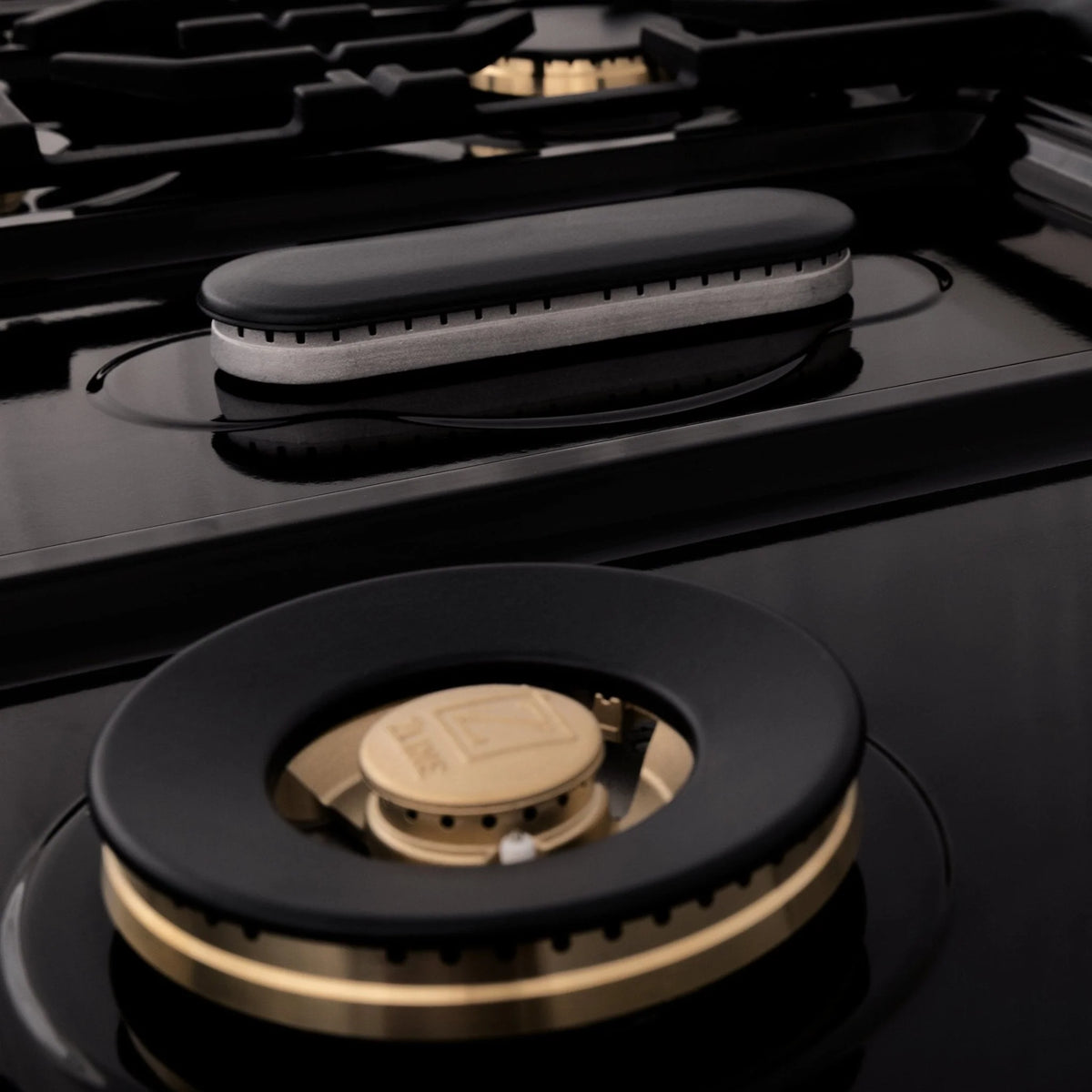 ZLINE - 48 in. Porcelain Gas Stovetop with Griddle and Brass Burners (RT-BR-GR-48)