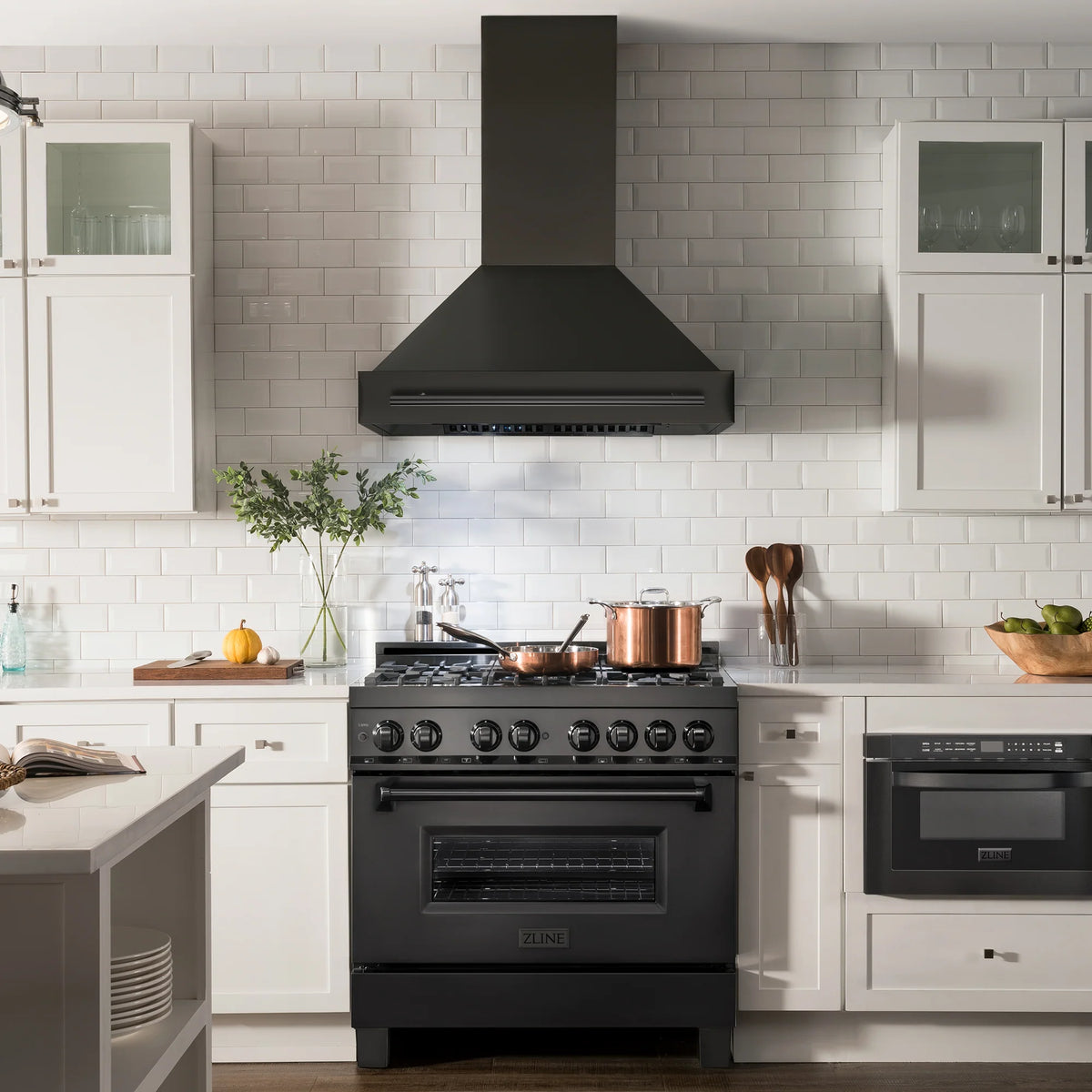 ZLINE - 36&quot; Black Stainless Steel Range Hood with Black Stainless Steel Handle (BS655-36-BS)