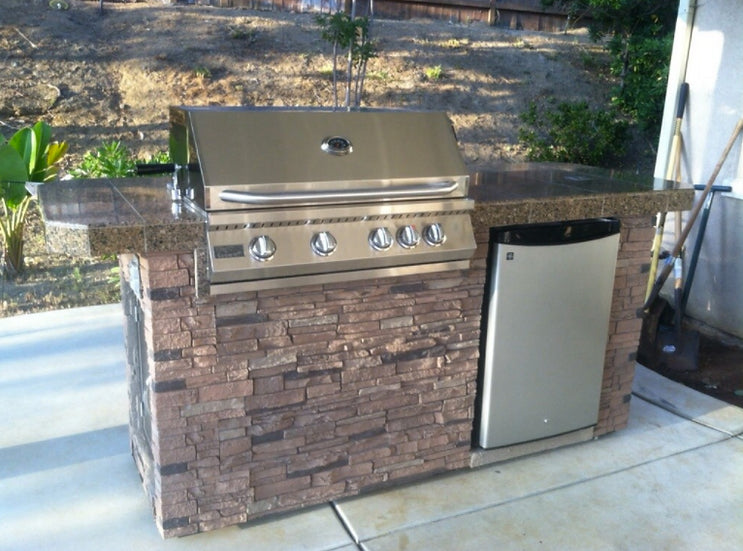 KoKoMo - St. John 7&#39;6&quot; BBQ Island with Bar on Three Sides and 4 Burner Built In BBQ Grill