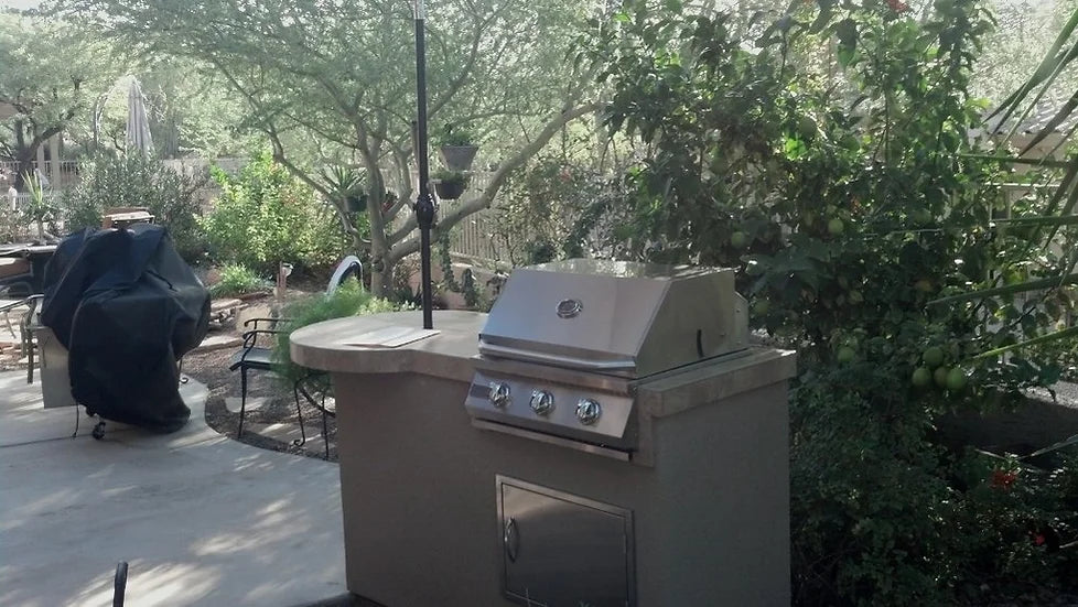 KoKoMo - Mini Maui 6&#39; BBQ Island with 33 Inch Bar and Built In BBQ Grill